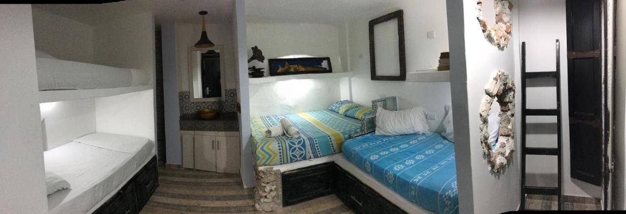 Cartagena Casa Mama Waldy Hostel מראה חיצוני תמונה
