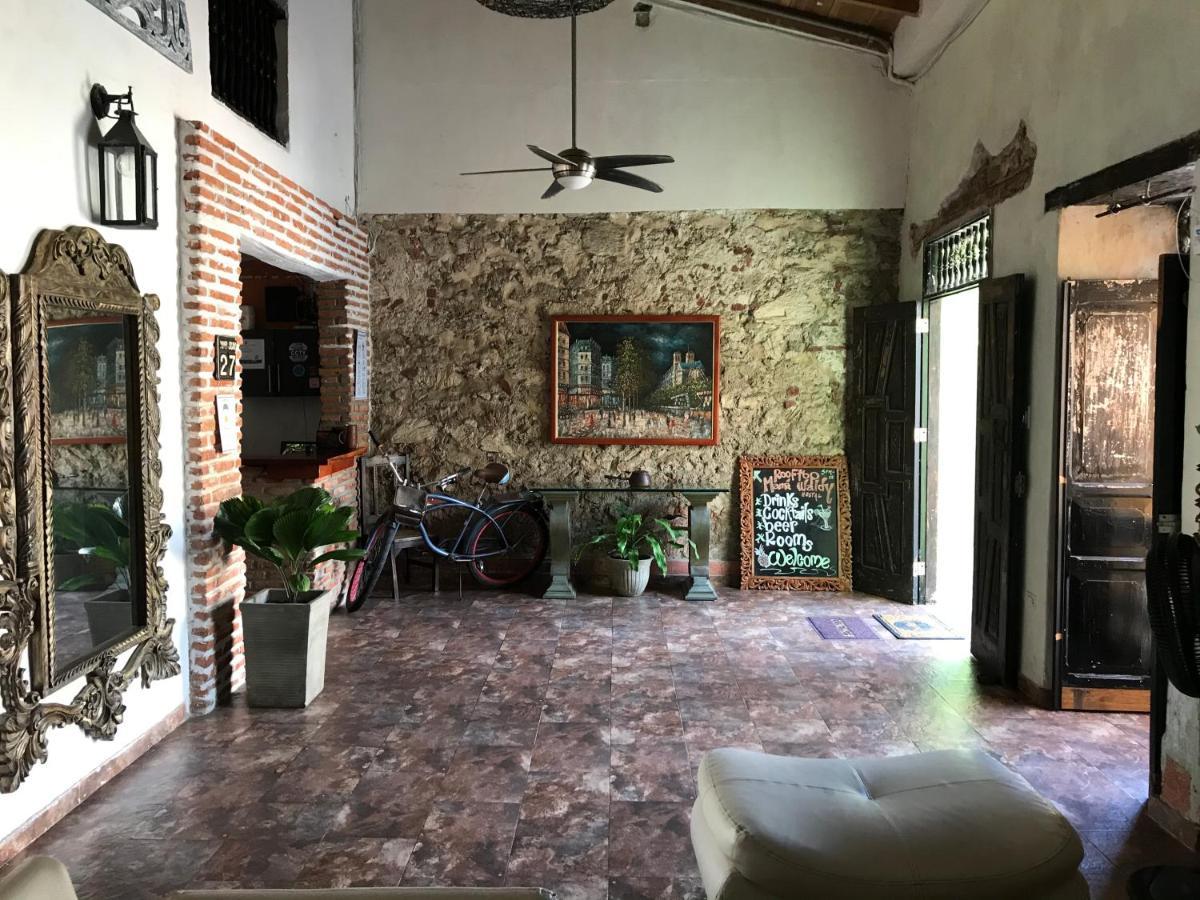 Cartagena Casa Mama Waldy Hostel מראה חיצוני תמונה