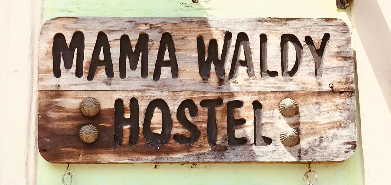 Cartagena Casa Mama Waldy Hostel מראה חיצוני תמונה