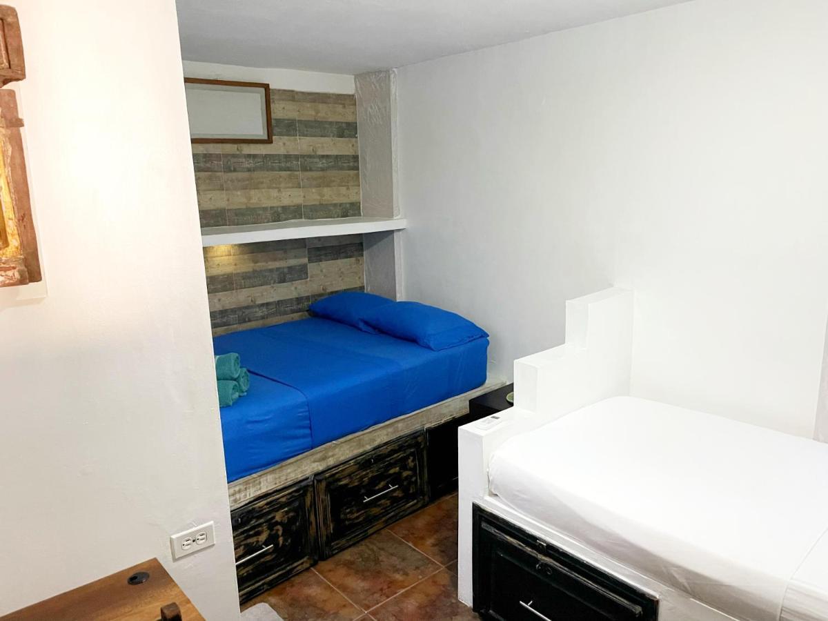 Cartagena Casa Mama Waldy Hostel מראה חיצוני תמונה