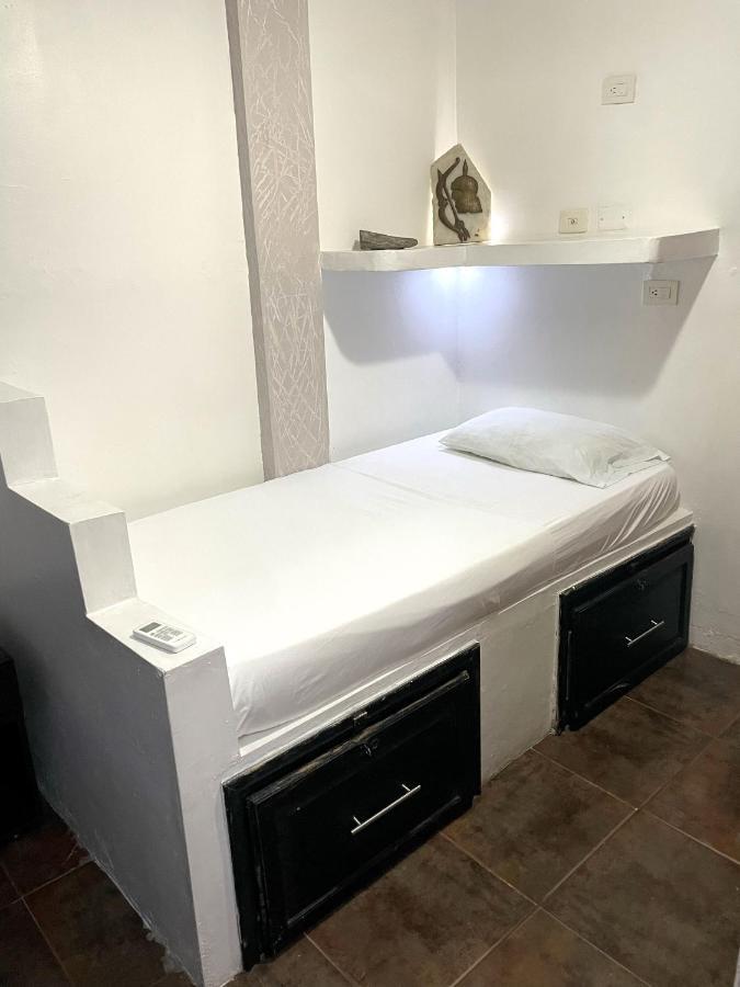 Cartagena Casa Mama Waldy Hostel מראה חיצוני תמונה