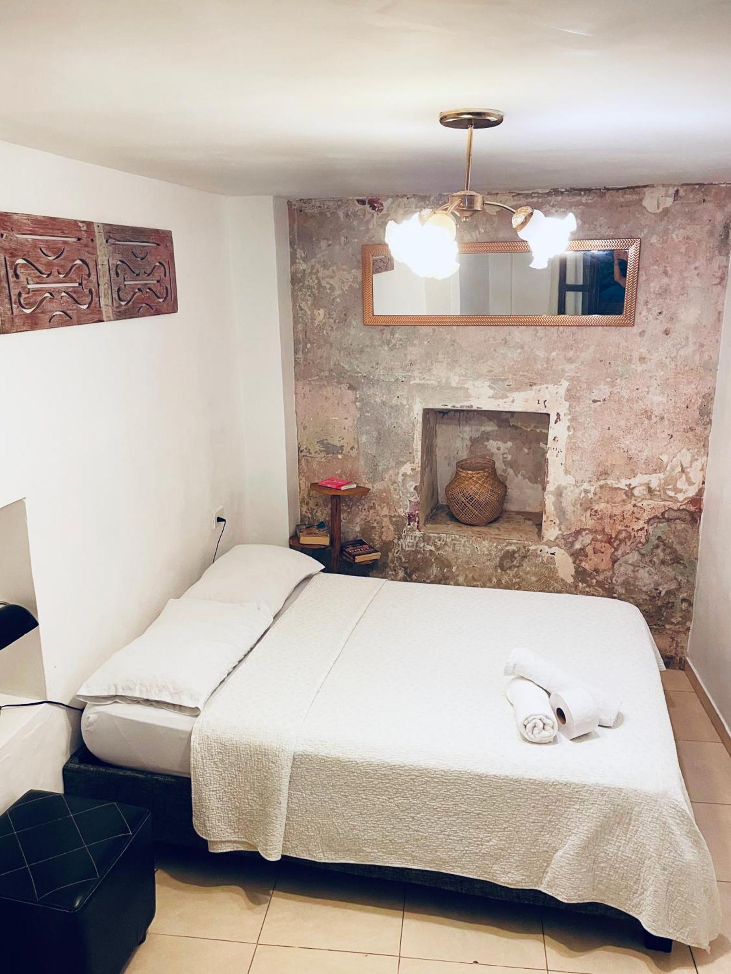 Cartagena Casa Mama Waldy Hostel מראה חיצוני תמונה